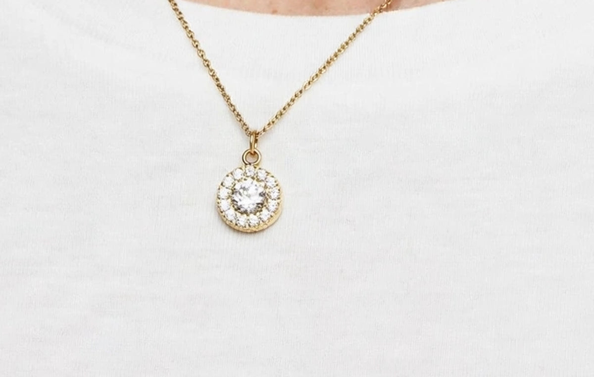 Pavo Halo Pendant & Gold Necklace